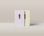 Coffret cadeau duo de carnets de notes A5 et A6 motif Sabot de chèvre Maison Bogo
Set de deux carnets complémentaires format A5 et A6 motif géométrique bogolan indigo
Idée cadeau papeterie coffret duo de carnets collection Malian Roots sous bandeau