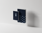 Coffret cadeau duo de carnets de notes A5 et A6 motif Sabot de chèvre Maison Bogo
Set de deux carnets complémentaires format A5 et A6 motif géométrique bogolan indigo
Idée cadeau papeterie coffret duo de carnets collection Malian Roots sous bandeau