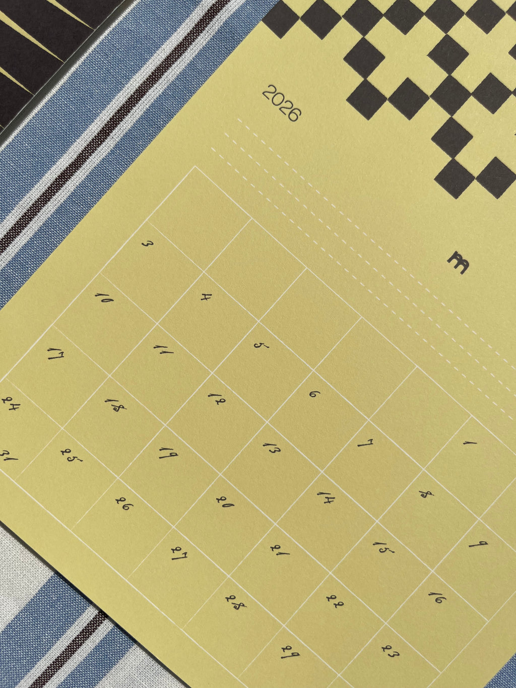 Calendrier 2026 • masques & motifs - Planning Mensuel